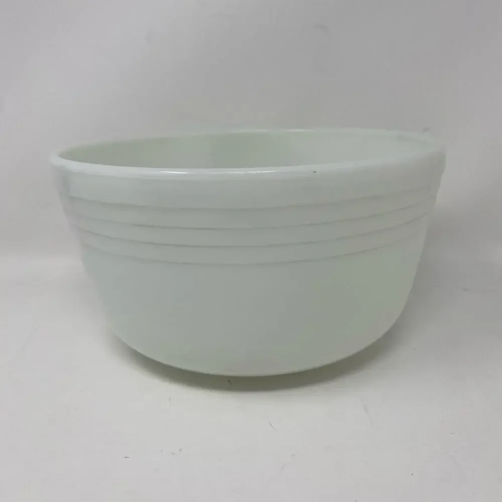 Pyrex white glass ribbed mixing bowl vintage #31 - Picture 1 of 8